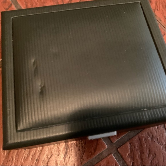 GUCCI Timepiece box and one link. No additional details. See all pics. - Picture 2 of 8